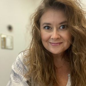 Meet your Posher, Denise